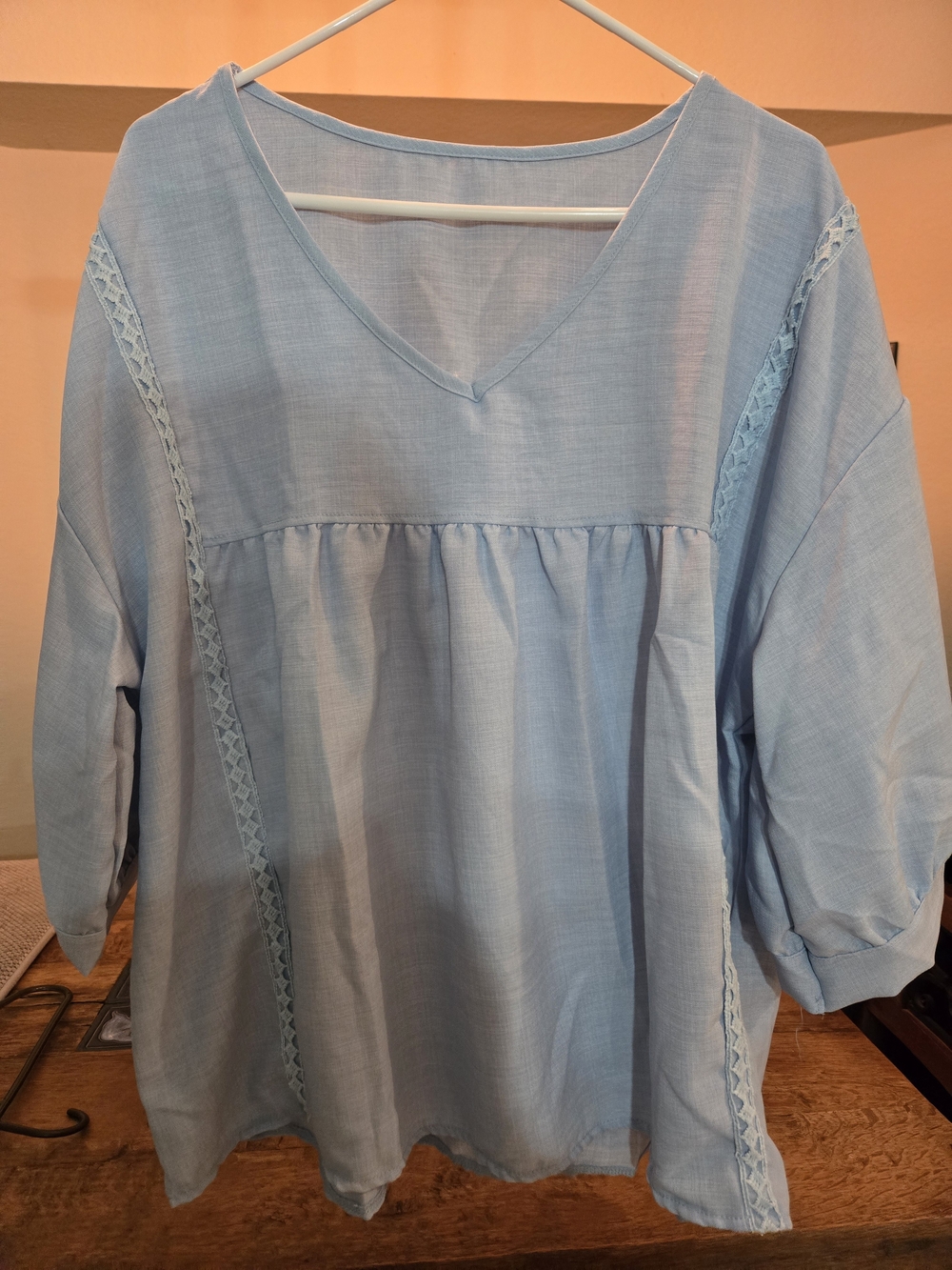 XL / XXL Light Blue V-Neck Women's Top with Lace Trim